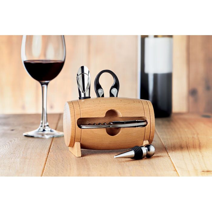 GiftRetail MO9523 - Wooden mini barrel with 4 wine accessories